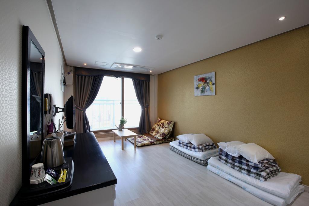 Dorcas Tourist Hostel Tongyeong Ngoại thất bức ảnh