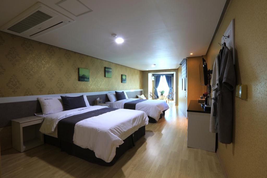 Dorcas Tourist Hostel Tongyeong Ngoại thất bức ảnh
