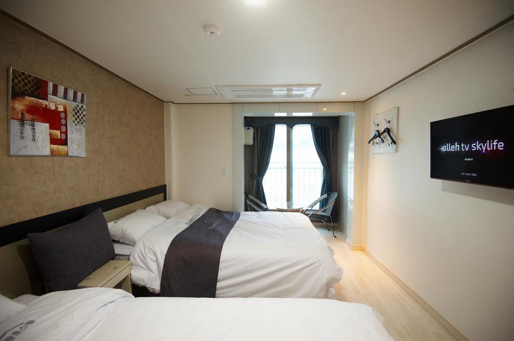 Dorcas Tourist Hostel Tongyeong Ngoại thất bức ảnh