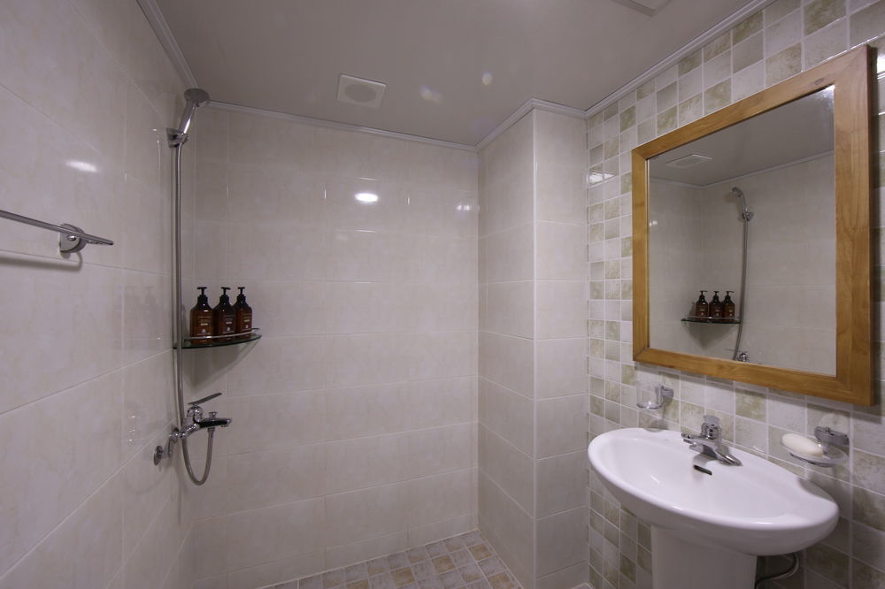 Dorcas Tourist Hostel Tongyeong Ngoại thất bức ảnh